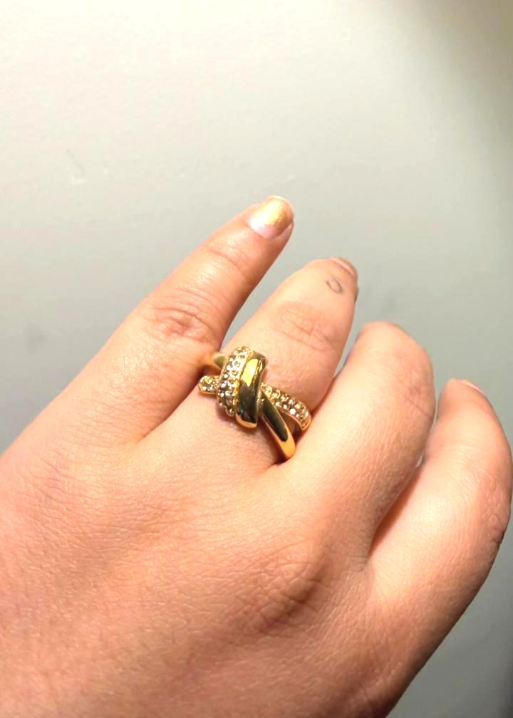 Love me Knot Ring