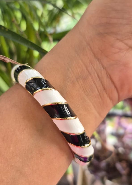 Cream and Black Broad Enamel Bangles-Single Piece