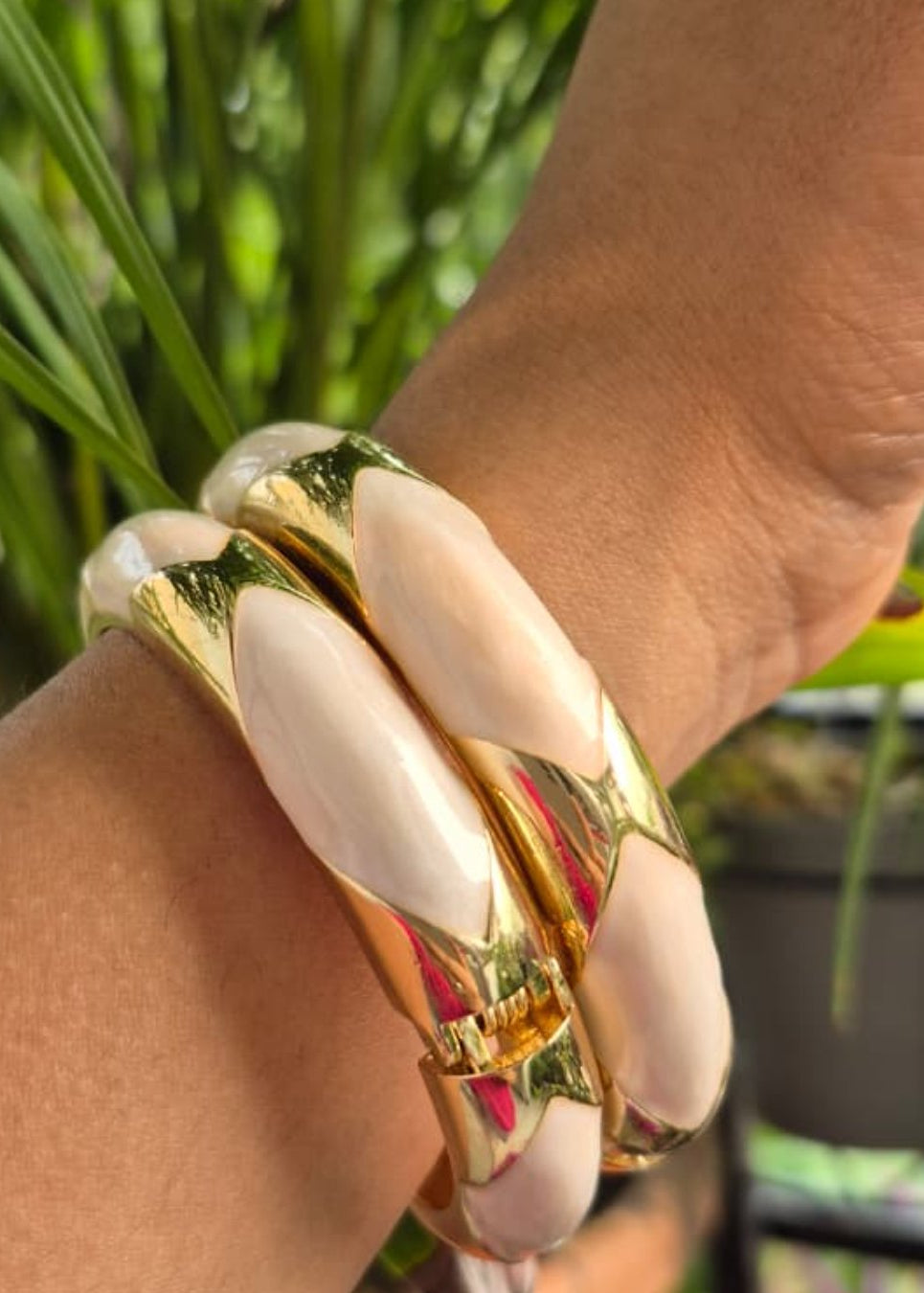 Chevron Enamel Broad Bangles- Single Piece