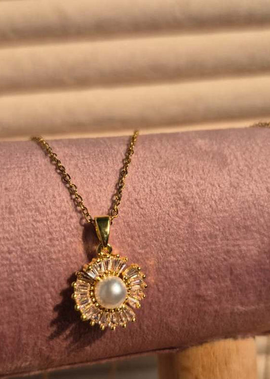 Flower with Pearl Anti-Tarnish Neck Chain