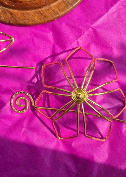 Gul Bahaar-Metal Cage Bun