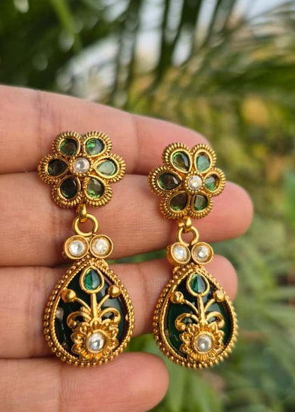 Rivaal Drop Earring