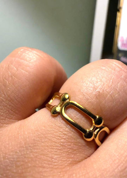 Cloud Kiss Ring