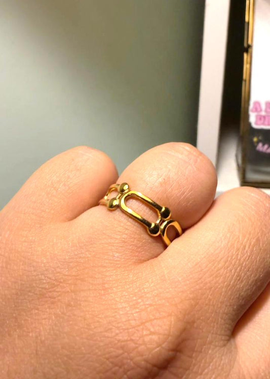Cloud Kiss Ring