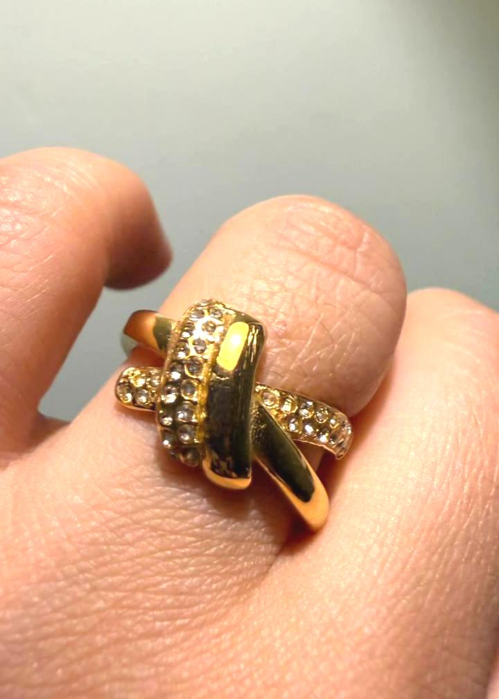 Love me Knot Ring