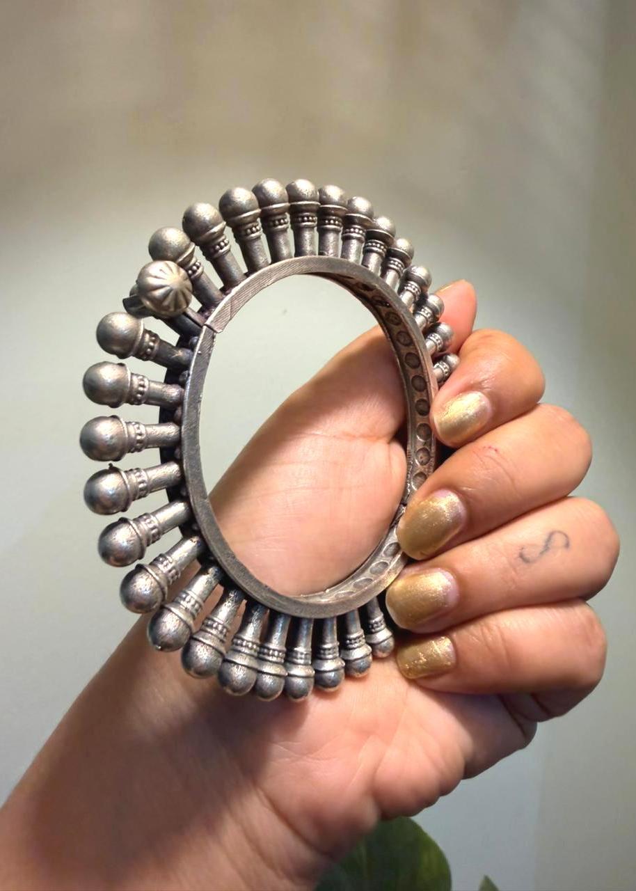 Silver Thorn Oxidized Bangle