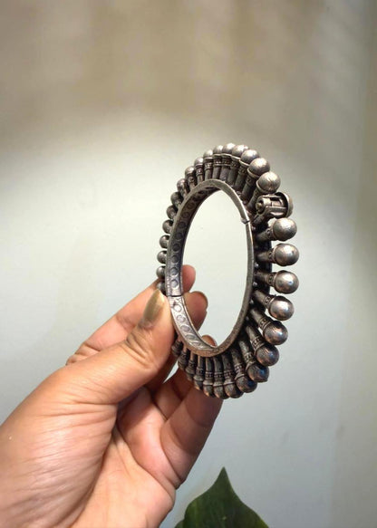 Silver Thorn Oxidized Bangle