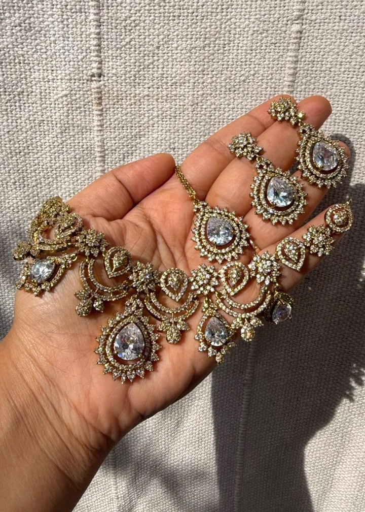 Rani Saheba Necklace Set - Clear/Gold