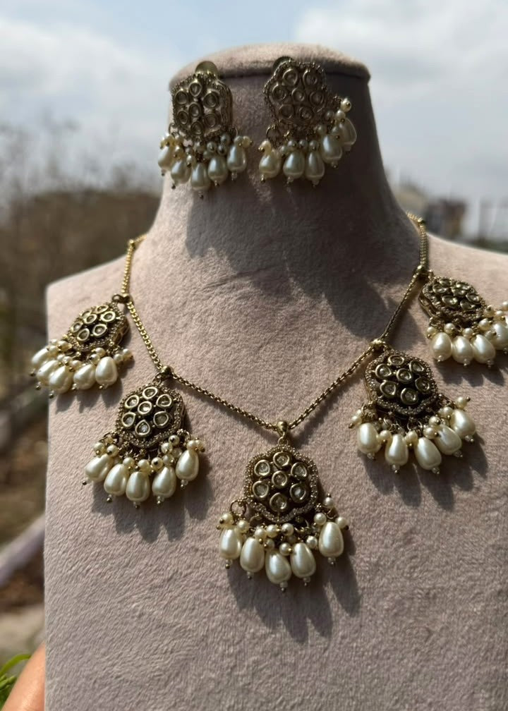 Rangmahal Necklace - Clear/Gold