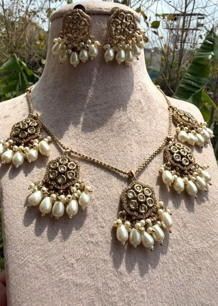Rangmahal Necklace - Clear/Gold