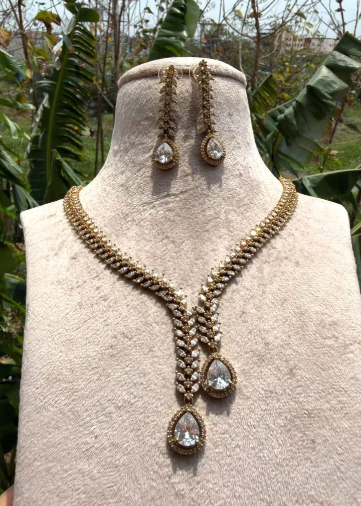 Heerangana Necklace - Clear/Gold