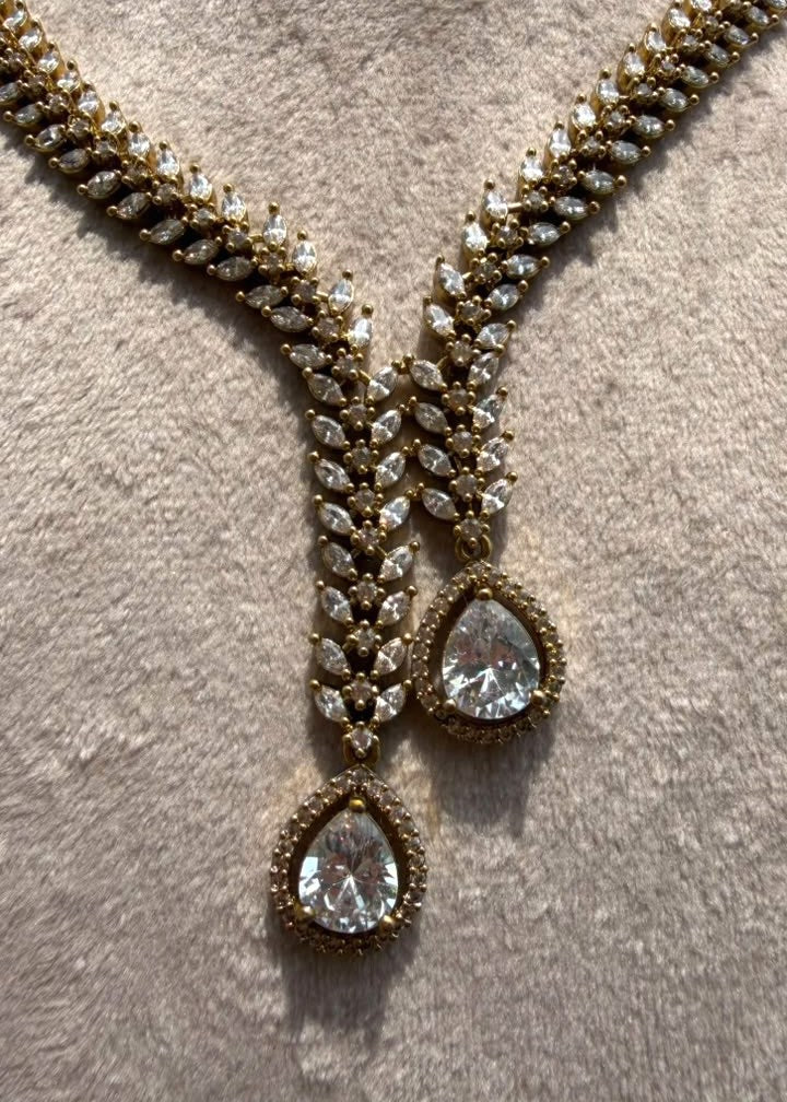Heerangana Necklace - Clear/Gold