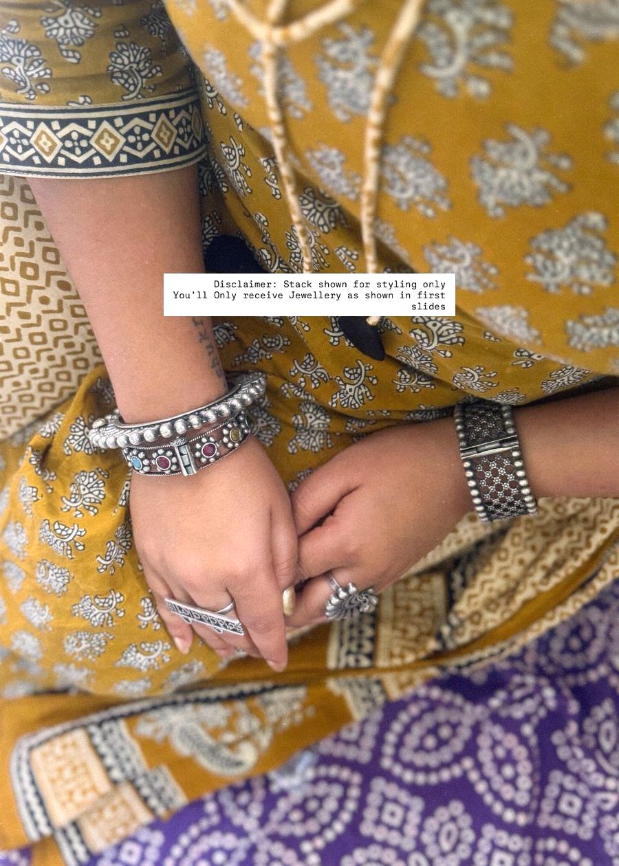 Rajratna Band Oxidized Bangle